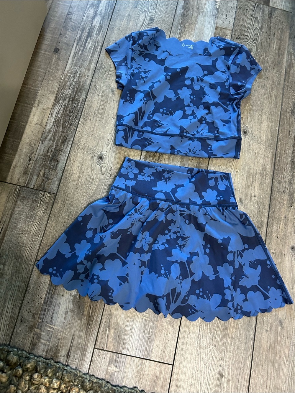 blue floral OFFLINE by Aerie skort Crop Top set scalloped edges small
